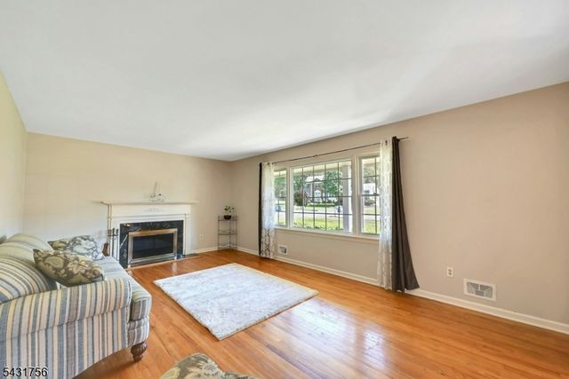 10 Thruway Dr, Bridgewater Twp., NJ 08807