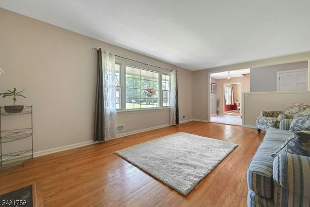 10 Thruway Dr, Bridgewater Twp., NJ 08807