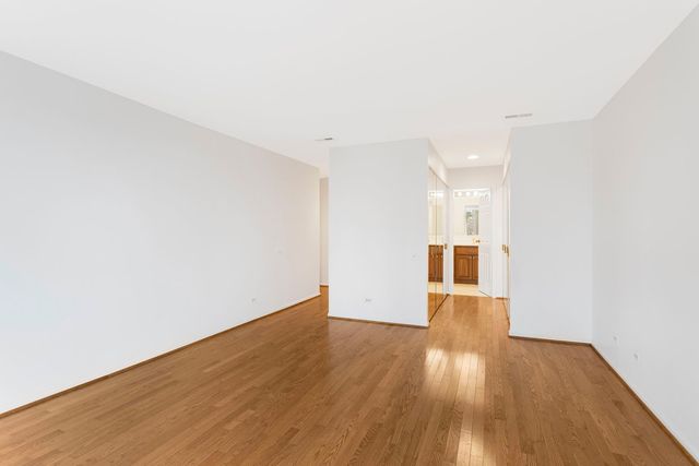 1140 Old Mill Road 304F, Hinsdale, IL 60521