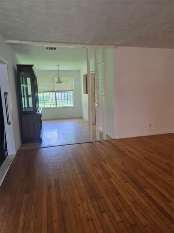 5659 Westover Street, Houston, TX 77033