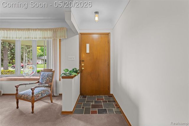 45078 Vanker Avenue, Utica, MI 48317