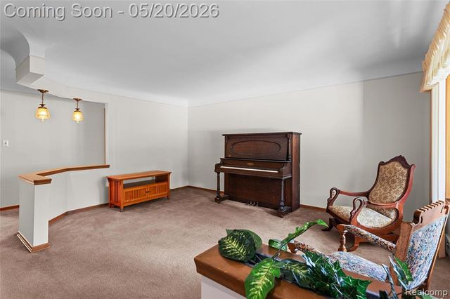 45078 Vanker Avenue, Utica, MI 48317