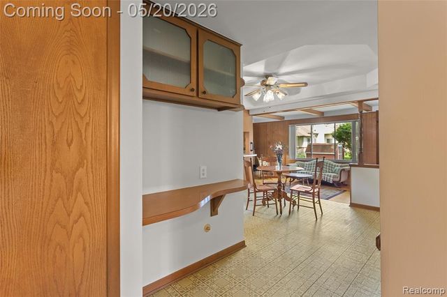 45078 Vanker Avenue, Utica, MI 48317