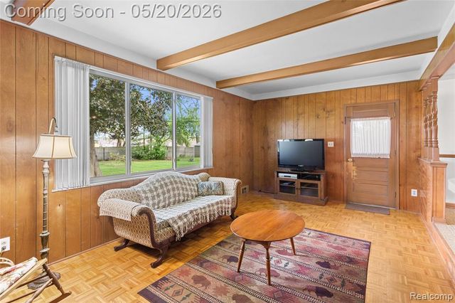 45078 Vanker Avenue, Utica, MI 48317