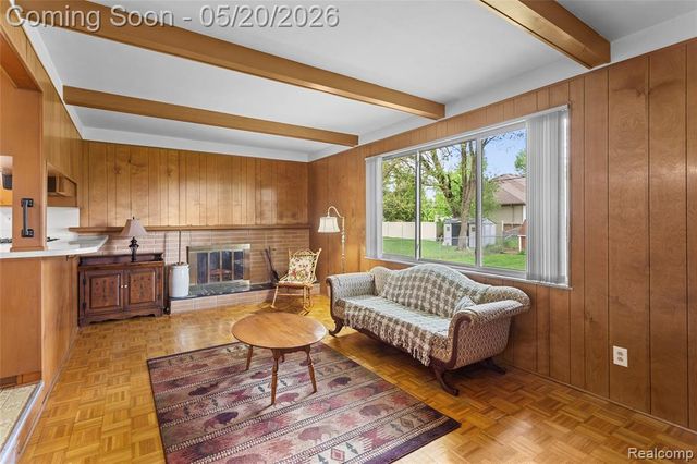 45078 Vanker Avenue, Utica, MI 48317