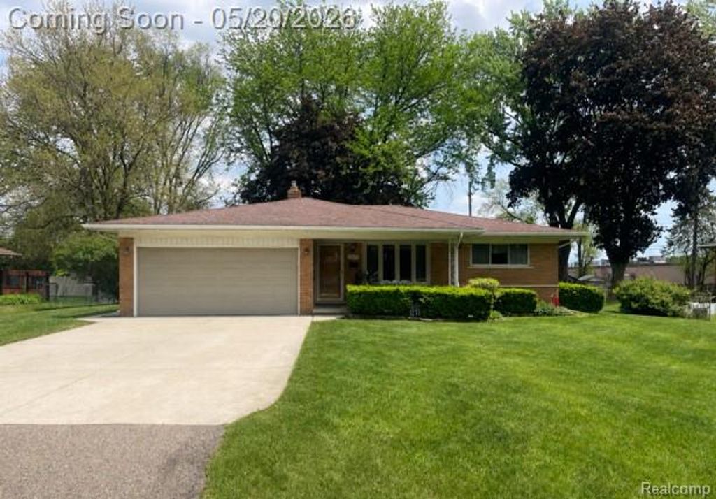 45078 Vanker Avenue, Utica, MI 48317