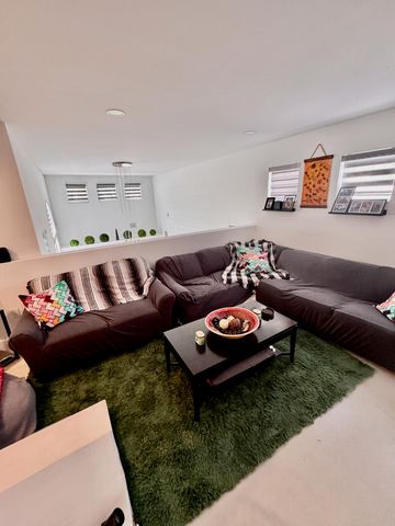 1081 WILSHIRE Circle E, Pembroke Pines, FL 33027