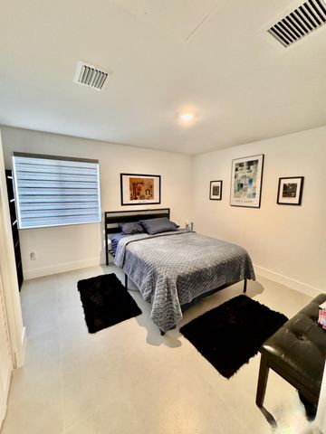 1081 WILSHIRE Circle E, Pembroke Pines, FL 33027