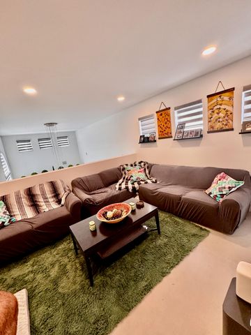1081 WILSHIRE Circle E, Pembroke Pines, FL 33027