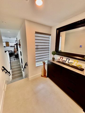 1081 WILSHIRE Circle E, Pembroke Pines, FL 33027
