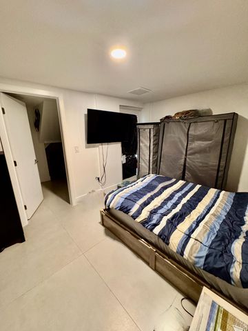 1081 WILSHIRE Circle E, Pembroke Pines, FL 33027