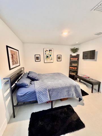 1081 WILSHIRE Circle E, Pembroke Pines, FL 33027