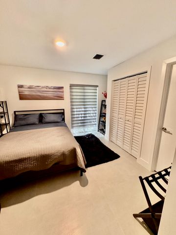 1081 WILSHIRE Circle E, Pembroke Pines, FL 33027