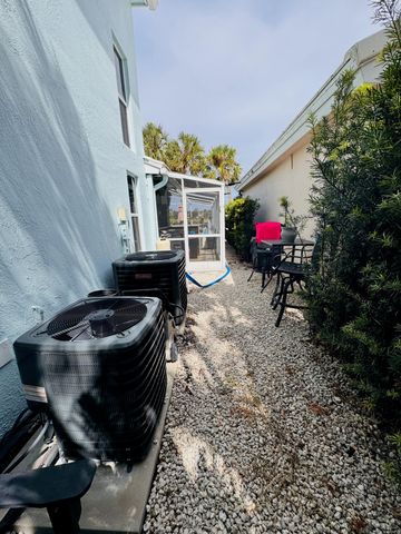 1081 WILSHIRE Circle E, Pembroke Pines, FL 33027
