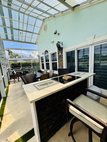 1081 WILSHIRE Circle E, Pembroke Pines, FL 33027