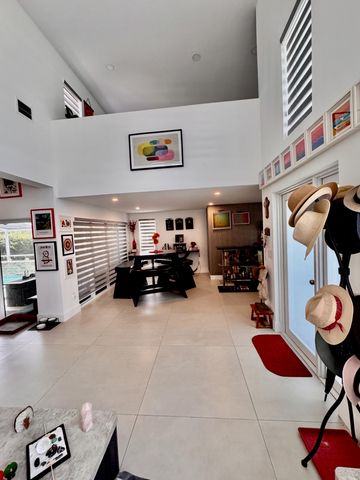 1081 WILSHIRE Circle E, Pembroke Pines, FL 33027