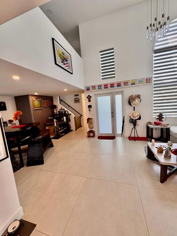 1081 WILSHIRE Circle E, Pembroke Pines, FL 33027