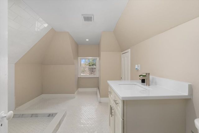 106 Ridge Ave., Athol, MA 01331