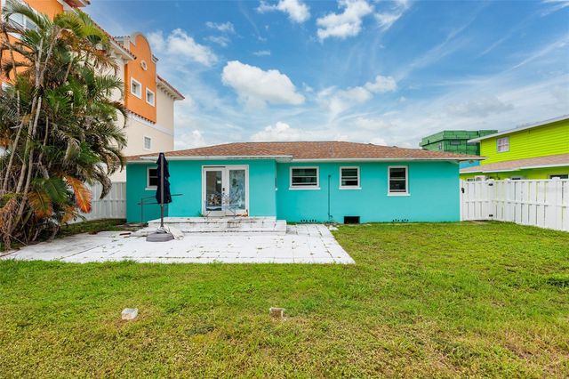 136 175TH TERRACE DRIVE E, Redington Shores, FL 33708