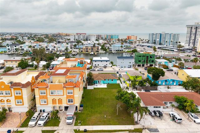 136 175TH TERRACE DRIVE E, Redington Shores, FL 33708