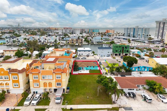136 175TH TERRACE DRIVE E, Redington Shores, FL 33708