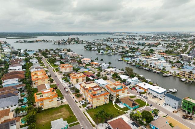 136 175TH TERRACE DRIVE E, Redington Shores, FL 33708