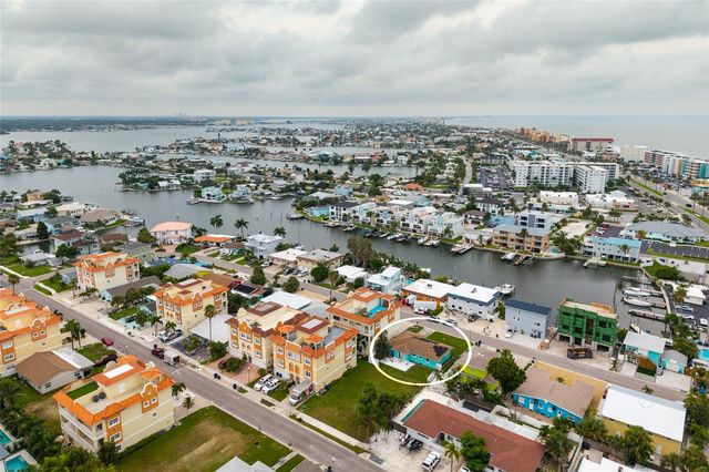 136 175TH TERRACE DRIVE E, Redington Shores, FL 33708