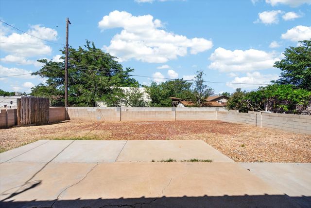 329 Mankin Street NE, Albuquerque, NM 87123