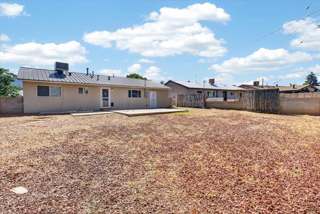 329 Mankin Street NE, Albuquerque, NM 87123