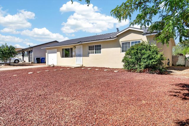 329 Mankin Street NE, Albuquerque, NM 87123