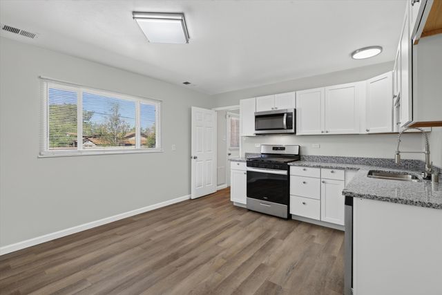 329 Mankin Street NE, Albuquerque, NM 87123