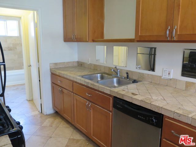 1432 STANFORD Street 2, Santa Monica, CA 90404