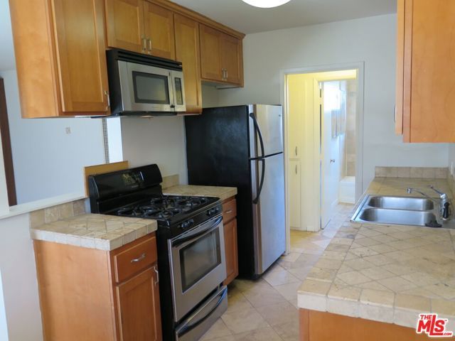 1432 STANFORD Street 2, Santa Monica, CA 90404