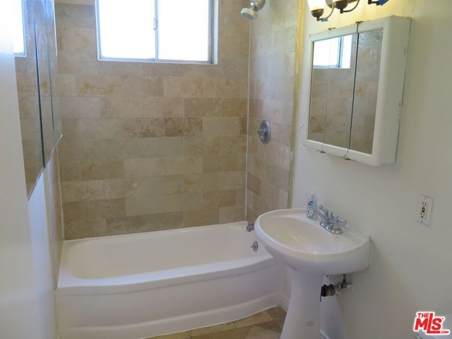 1432 STANFORD Street 2, Santa Monica, CA 90404