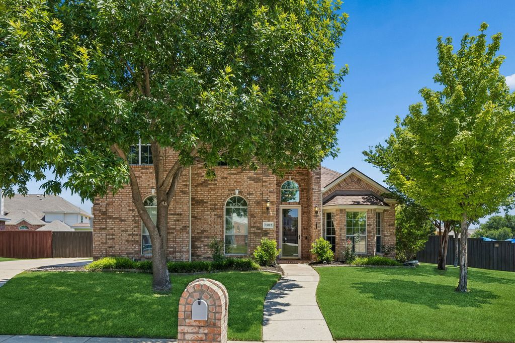 7302 Hawk Lane, Sachse, TX 75048