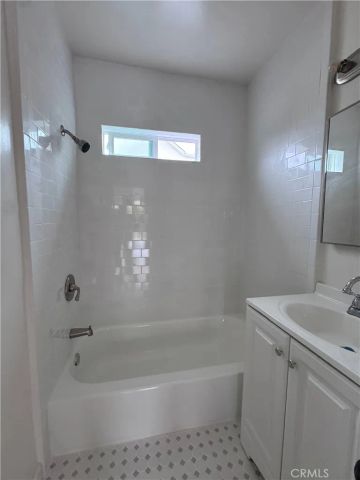 1422 Talmadge 2, Los Angeles, CA 90027