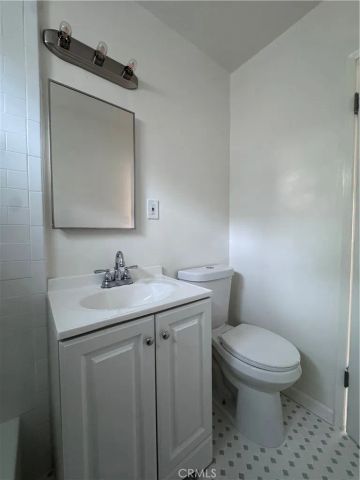 1422 Talmadge 2, Los Angeles, CA 90027
