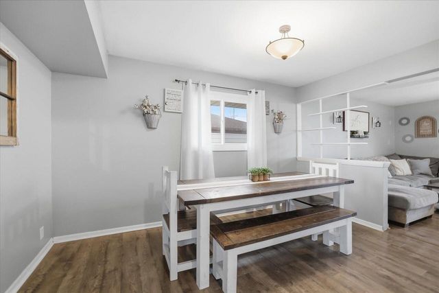 2232 W Carrington AVENUE, Oak Creek, WI 53154