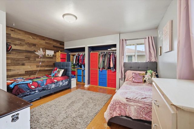 2232 W Carrington AVENUE, Oak Creek, WI 53154