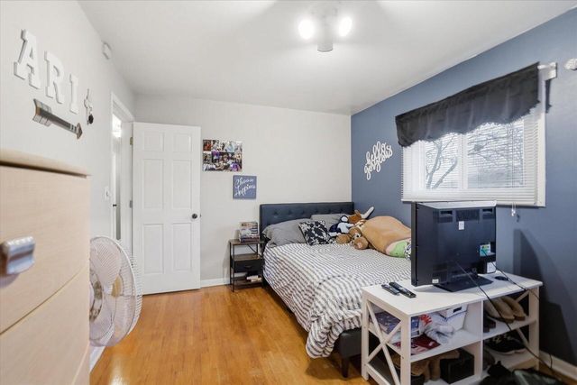 2232 W Carrington AVENUE, Oak Creek, WI 53154