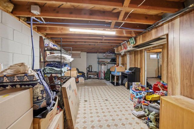 2232 W Carrington AVENUE, Oak Creek, WI 53154