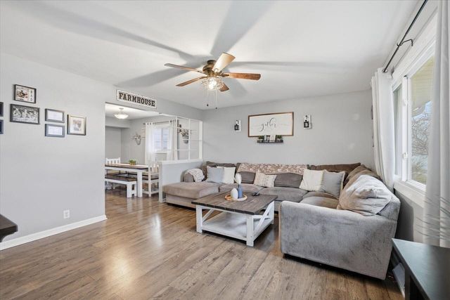 2232 W Carrington AVENUE, Oak Creek, WI 53154