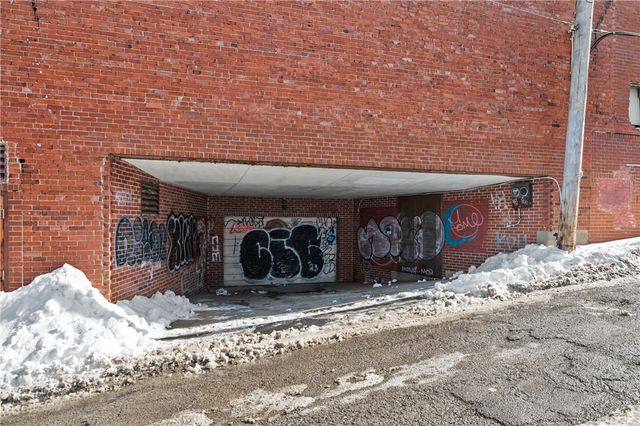 2708 Brownsville Rd, Brentwood, PA 15227