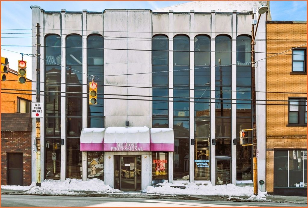 2708 Brownsville Rd, Brentwood, PA 15227