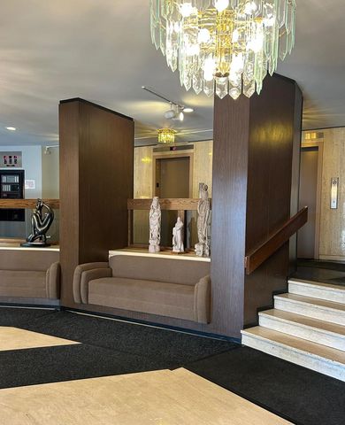 7061 N Kedzie Avenue 115, Chicago, IL 60645