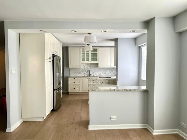 7061 N Kedzie Avenue 115, Chicago, IL 60645