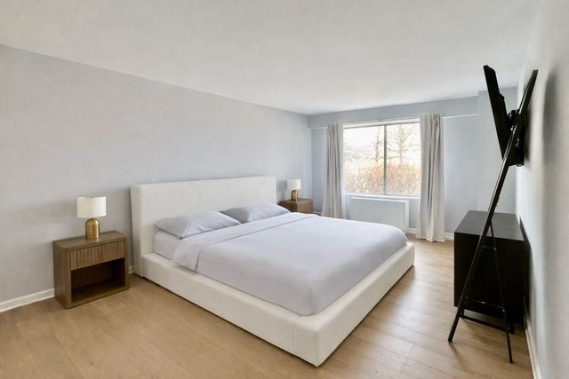 7061 N Kedzie Avenue 115, Chicago, IL 60645