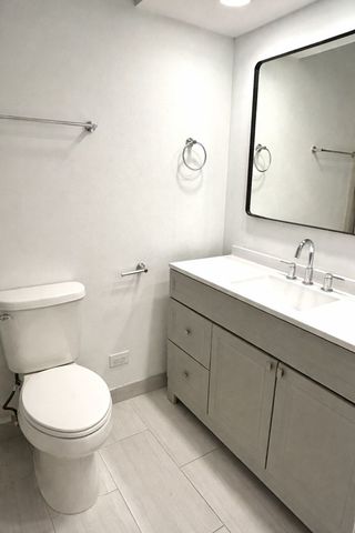 7061 N Kedzie Avenue 115, Chicago, IL 60645