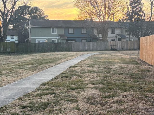 4217 Grove CT, Virginia Beach, VA 23462