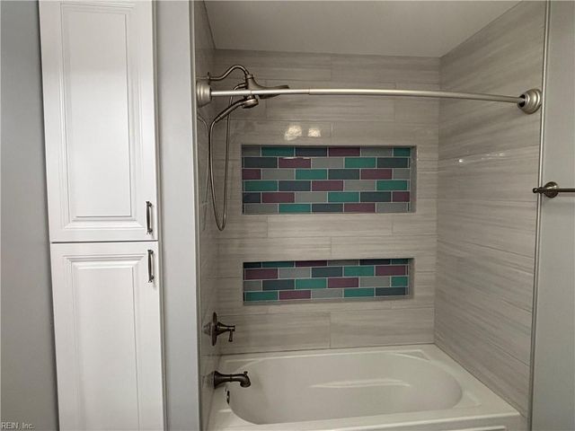 4217 Grove CT, Virginia Beach, VA 23462